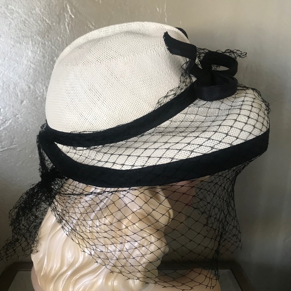 SPLENDID 1930s\' OFF-WHITE COLORED HAT WITH CREASED CROWN, SQUARED OFF FRONT BRIM main image 7